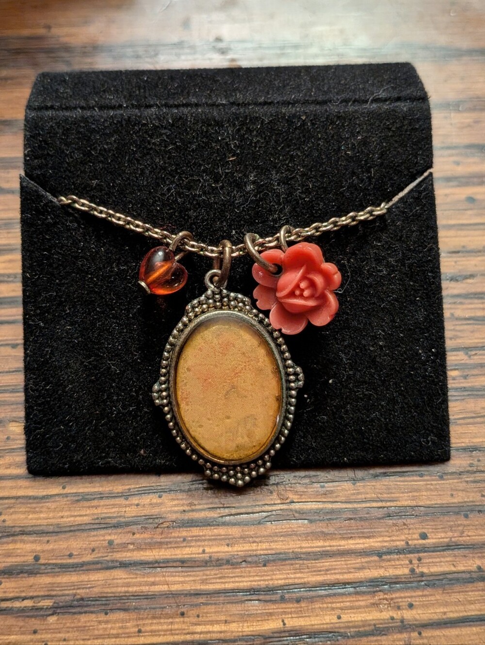Vintage-Inspired Red Rose & Amber Charm Pendant Necklace
